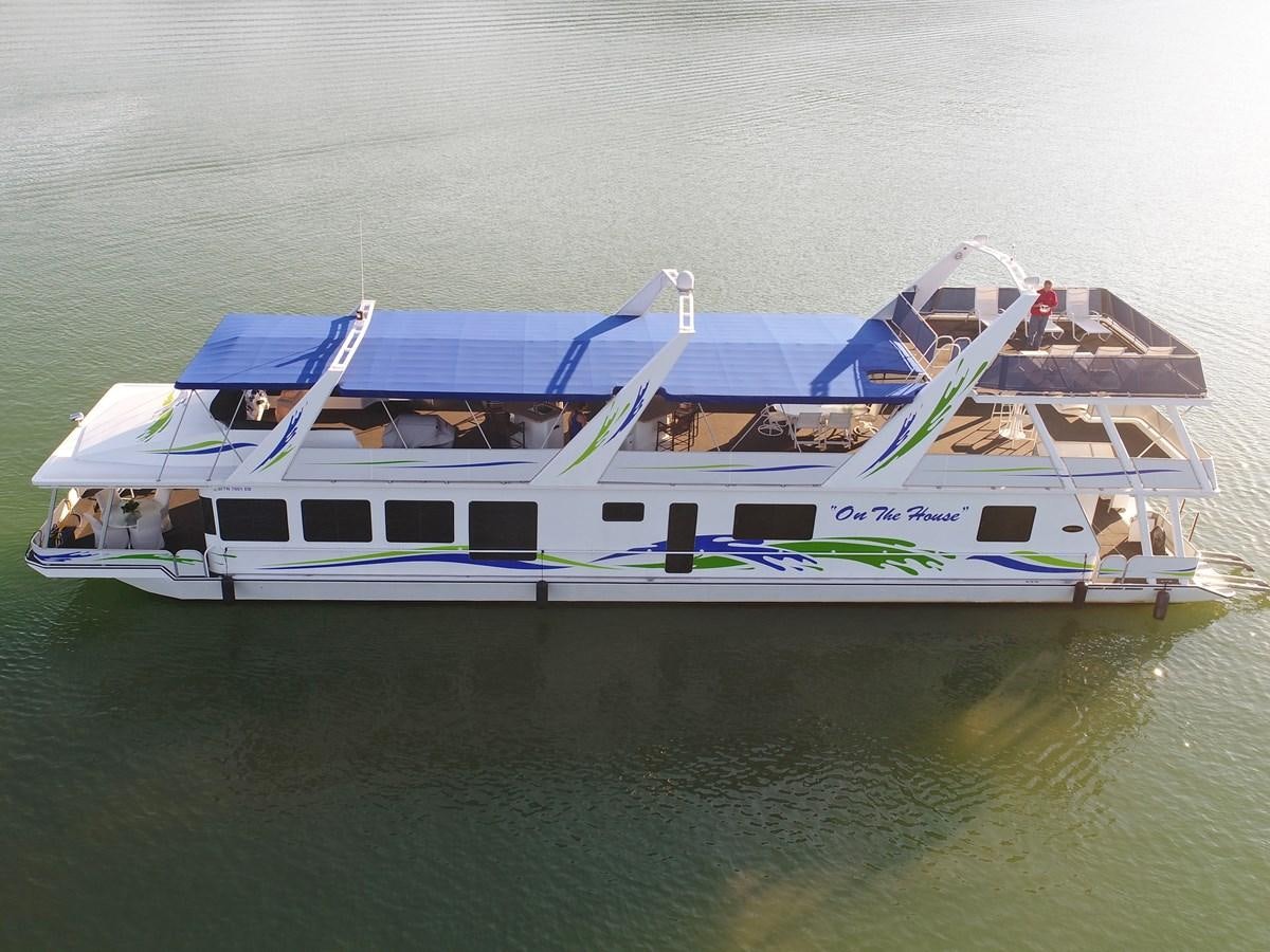 a boat on the water aboard 2010/1995 STARDUST 20 X 95WB NLST Yacht for Sale