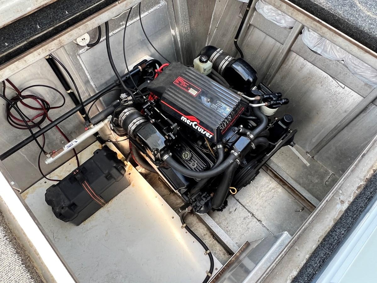 a car on a stand aboard 2010/1995 STARDUST 20 X 95WB NLST Yacht for Sale