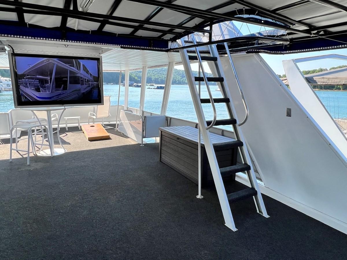 a ladder on a boat aboard 2010/1995 STARDUST 20 X 95WB NLST Yacht for Sale