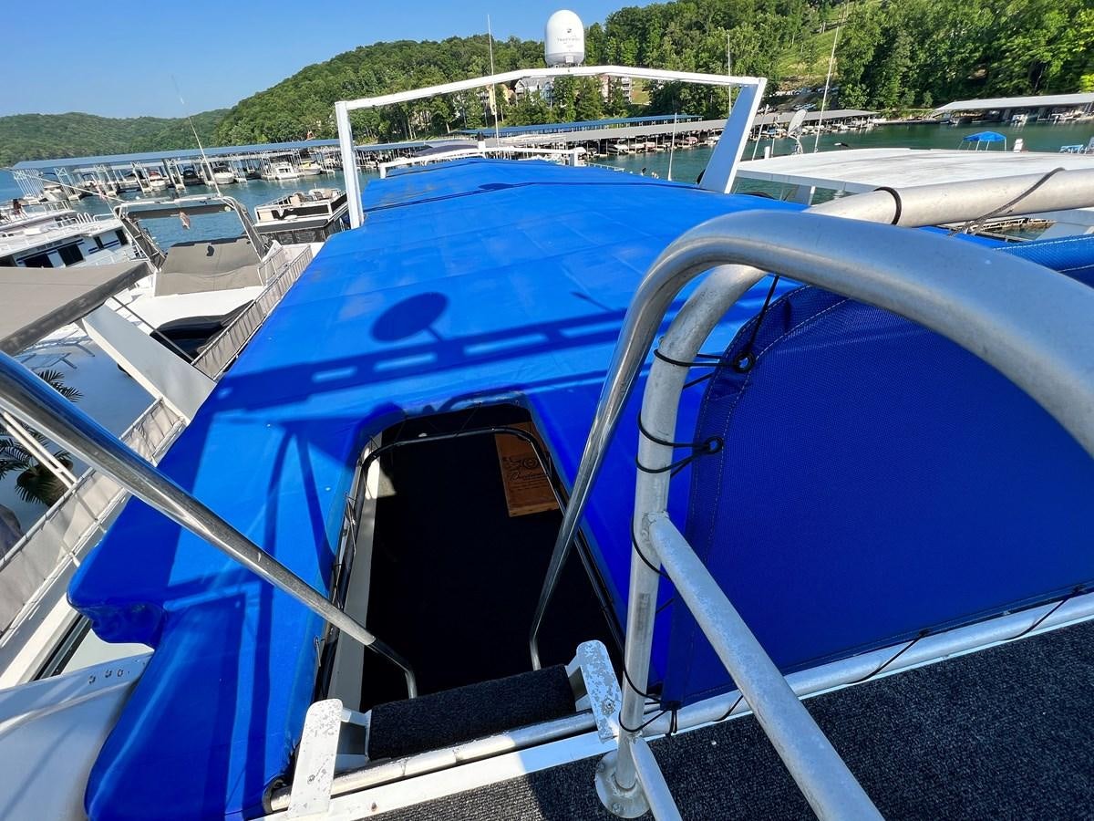 a boat on the water aboard 2010/1995 STARDUST 20 X 95WB NLST Yacht for Sale