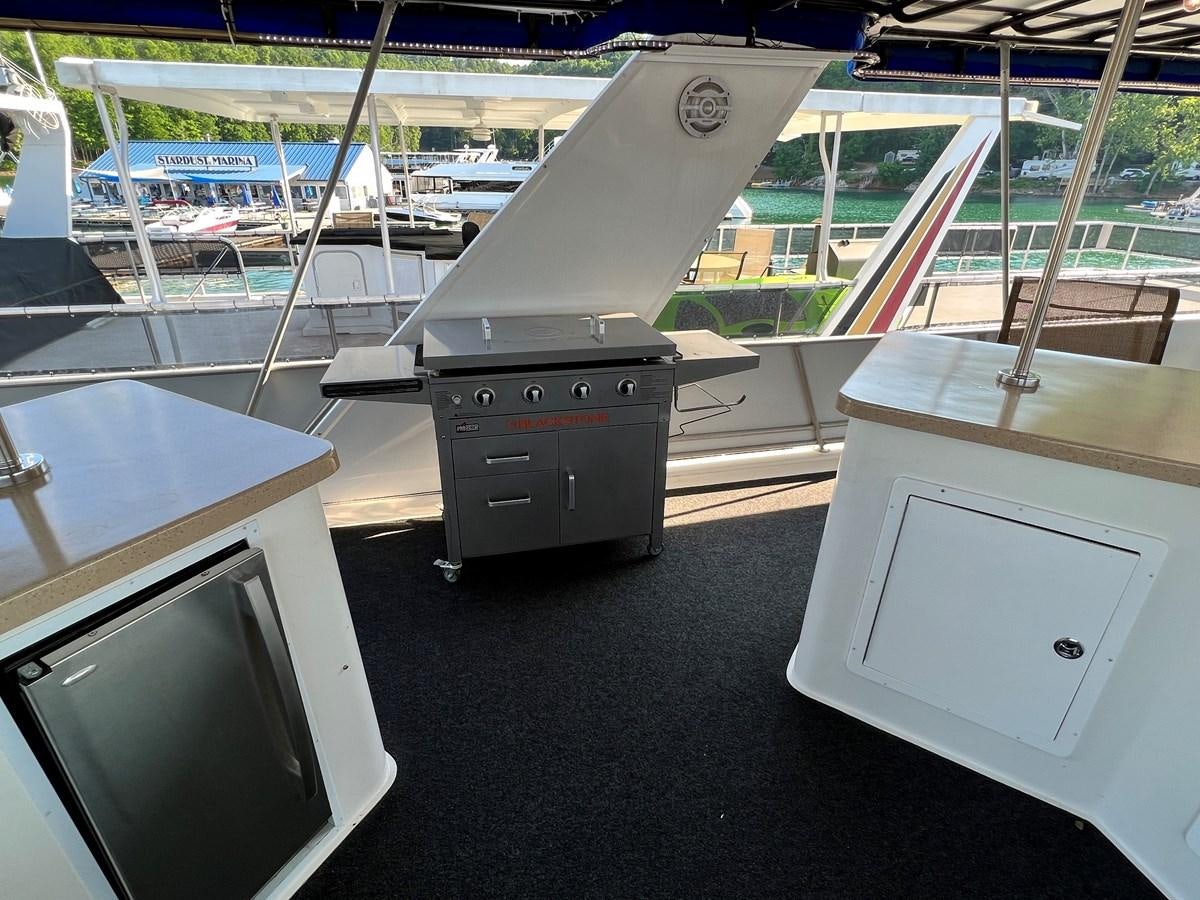 a machine on the counter aboard 2010/1995 STARDUST 20 X 95WB NLST Yacht for Sale