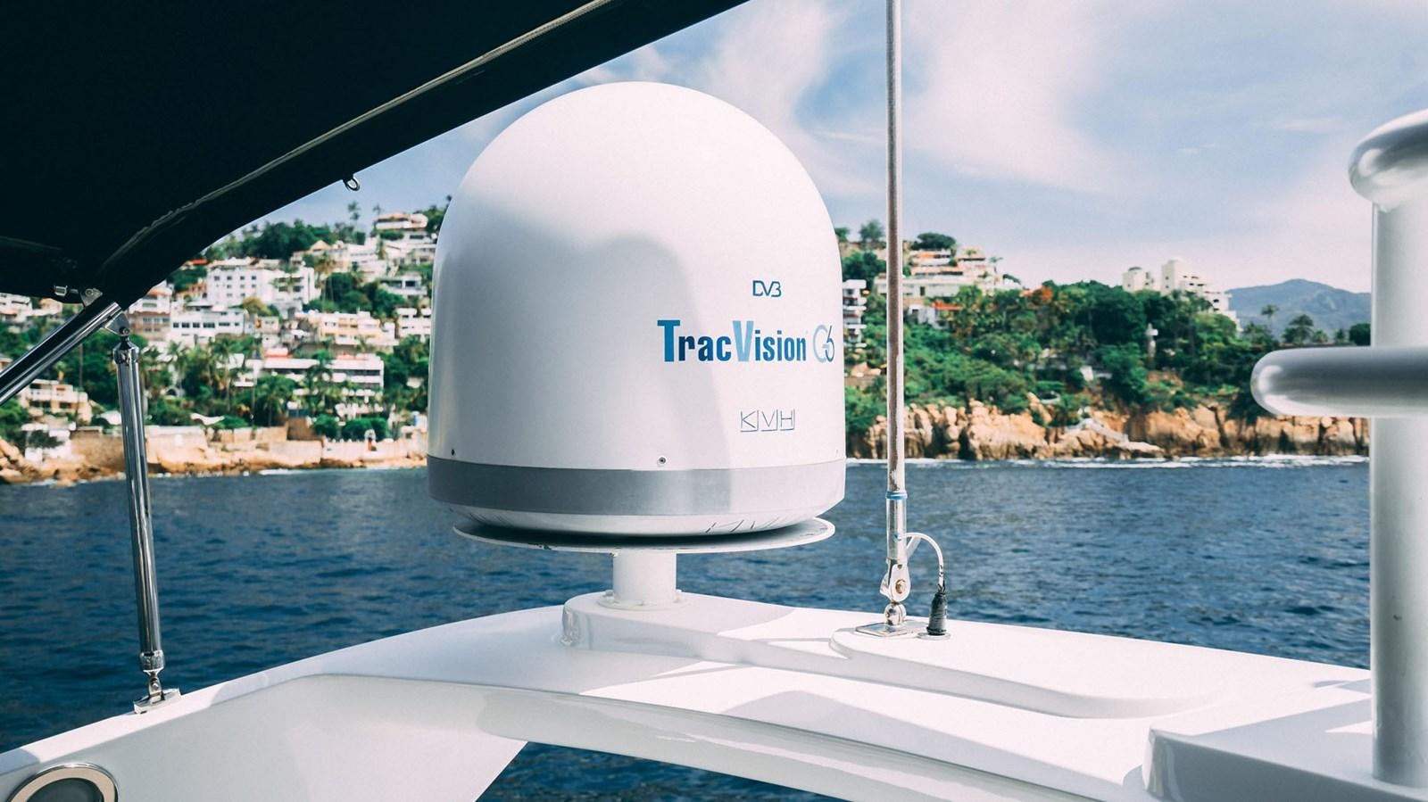 a white circle on a boat aboard LUCKY BEAR Yacht for Sale