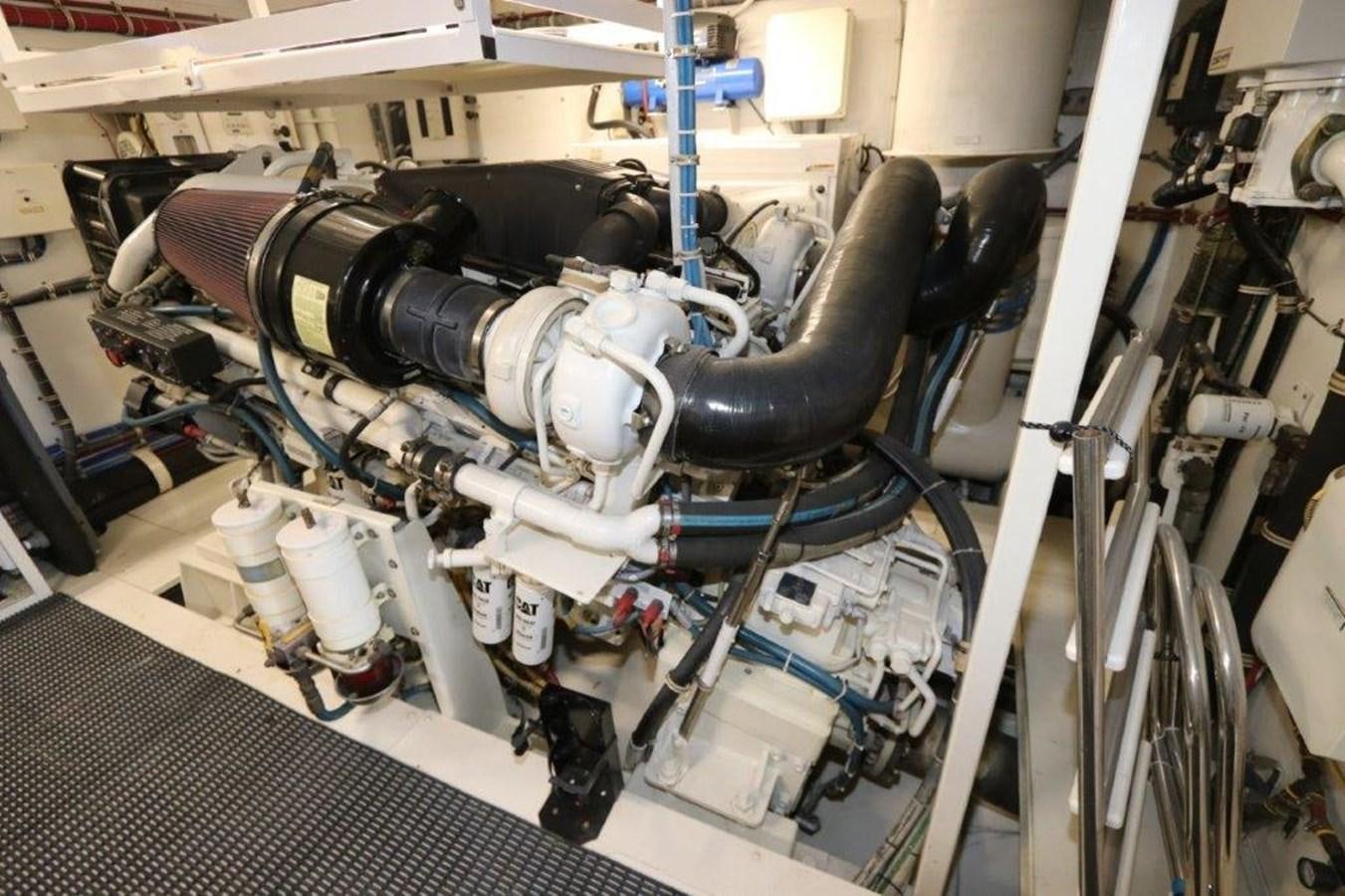 a machine with a large metal pipe aboard HATGS618A606 Yacht for Sale