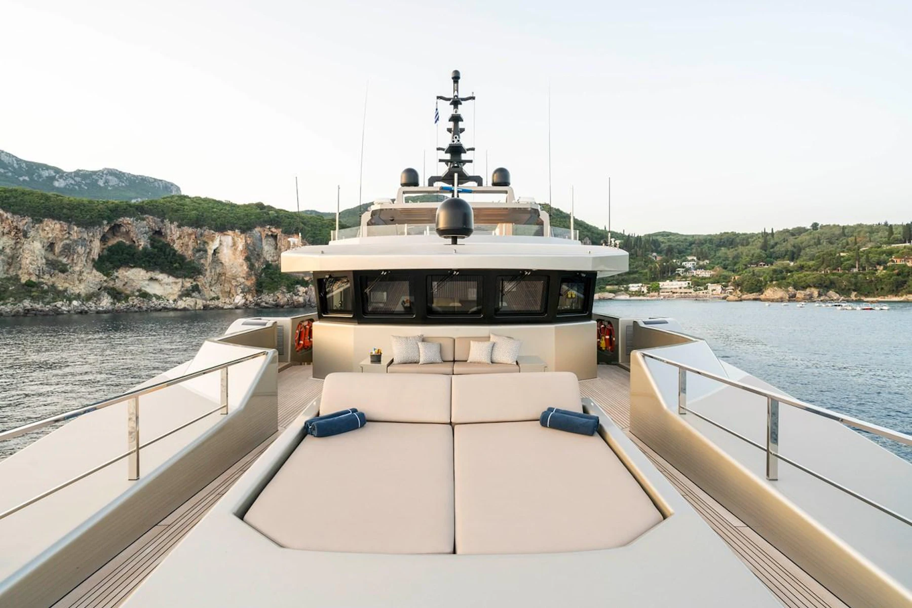 MAVERICK yacht charter 4