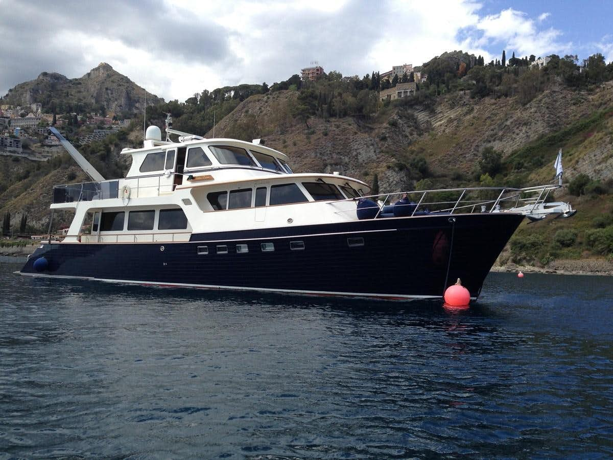 a boat in the water aboard FIDDLERS DREAM Yacht for Sale