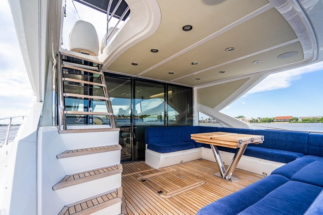 inside of a boat aboard SUBMARINO Yacht for Sale