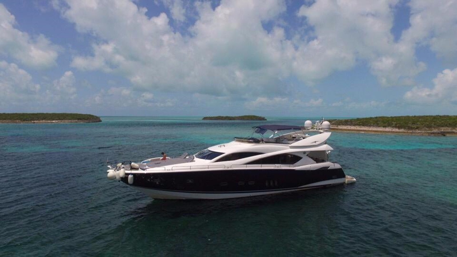 a boat in the water aboard 82 SUNSEEKER MANHATTAN  Yacht for Sale