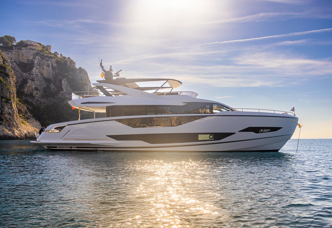 a boat on the water aboard BANDAZUL Yacht for Sale