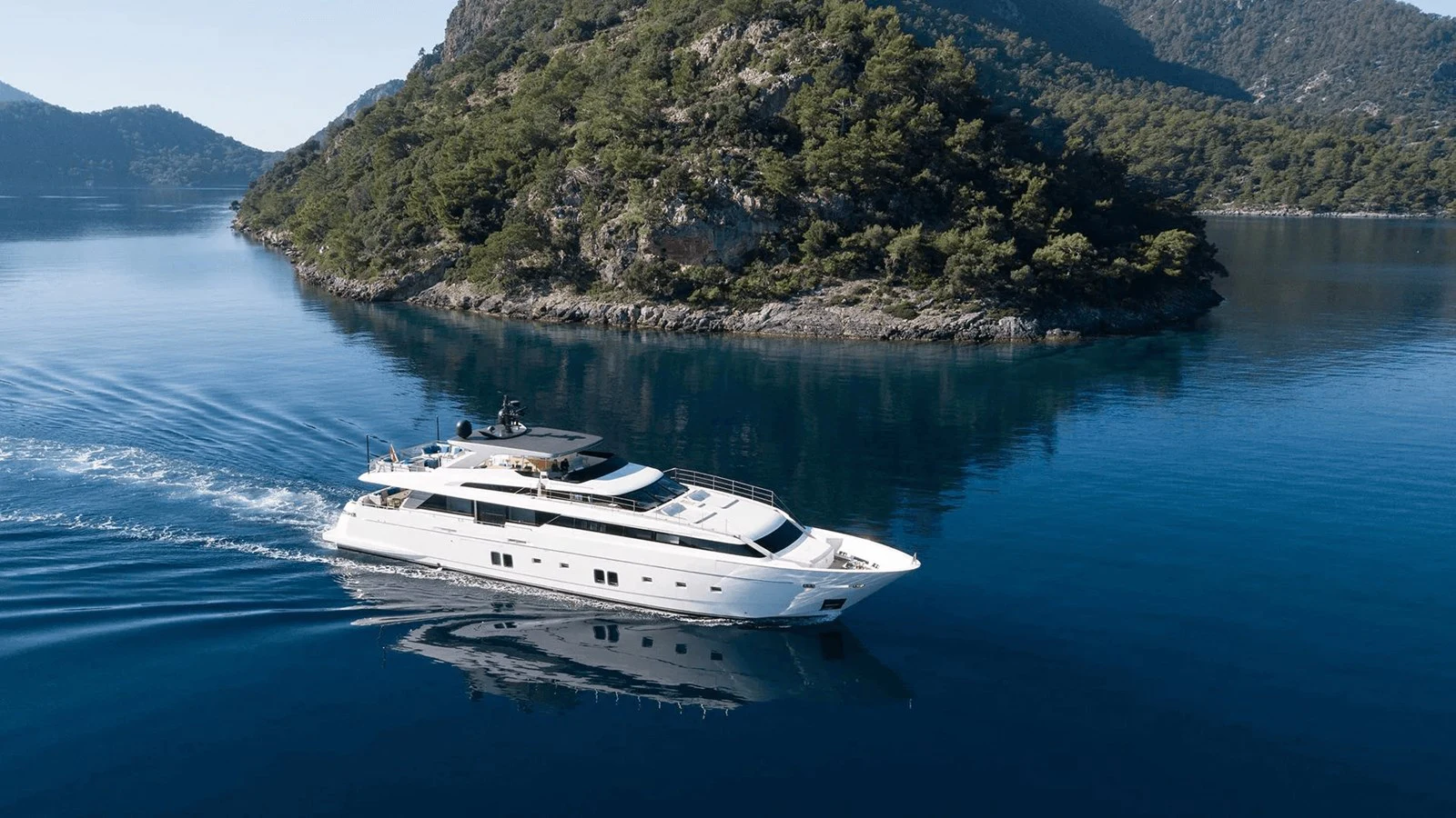 a boat on the water aboard 2018 SANLORENZO SL118 #614 Yacht for Sale