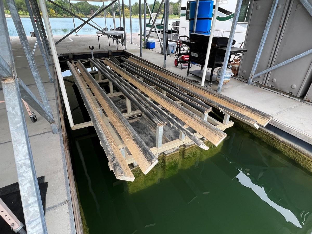 a large metal object on a metal surface aboard 2007 STARDUST 19 X 86WB NLCG Yacht for Sale