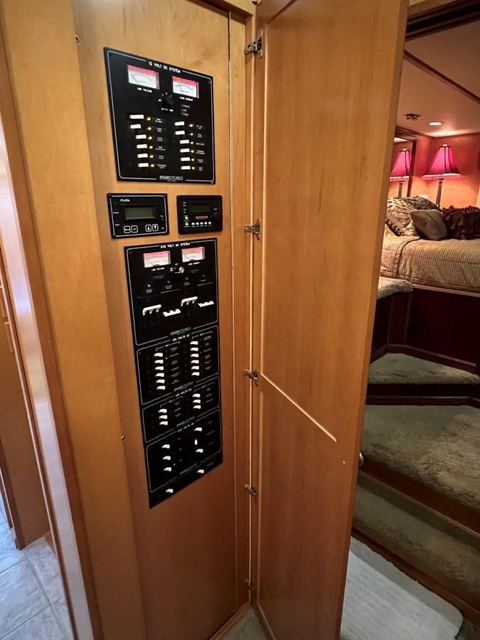 a black rectangular object with buttons aboard 2007 STARDUST 19 X 86WB NLCG Yacht for Sale