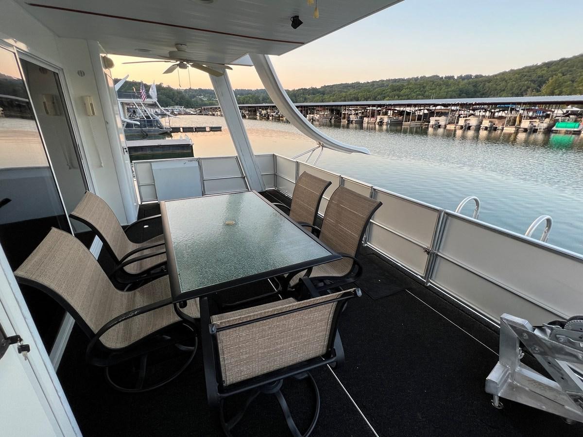 a boat on the water aboard 2007 STARDUST 19 X 86WB NLCG Yacht for Sale