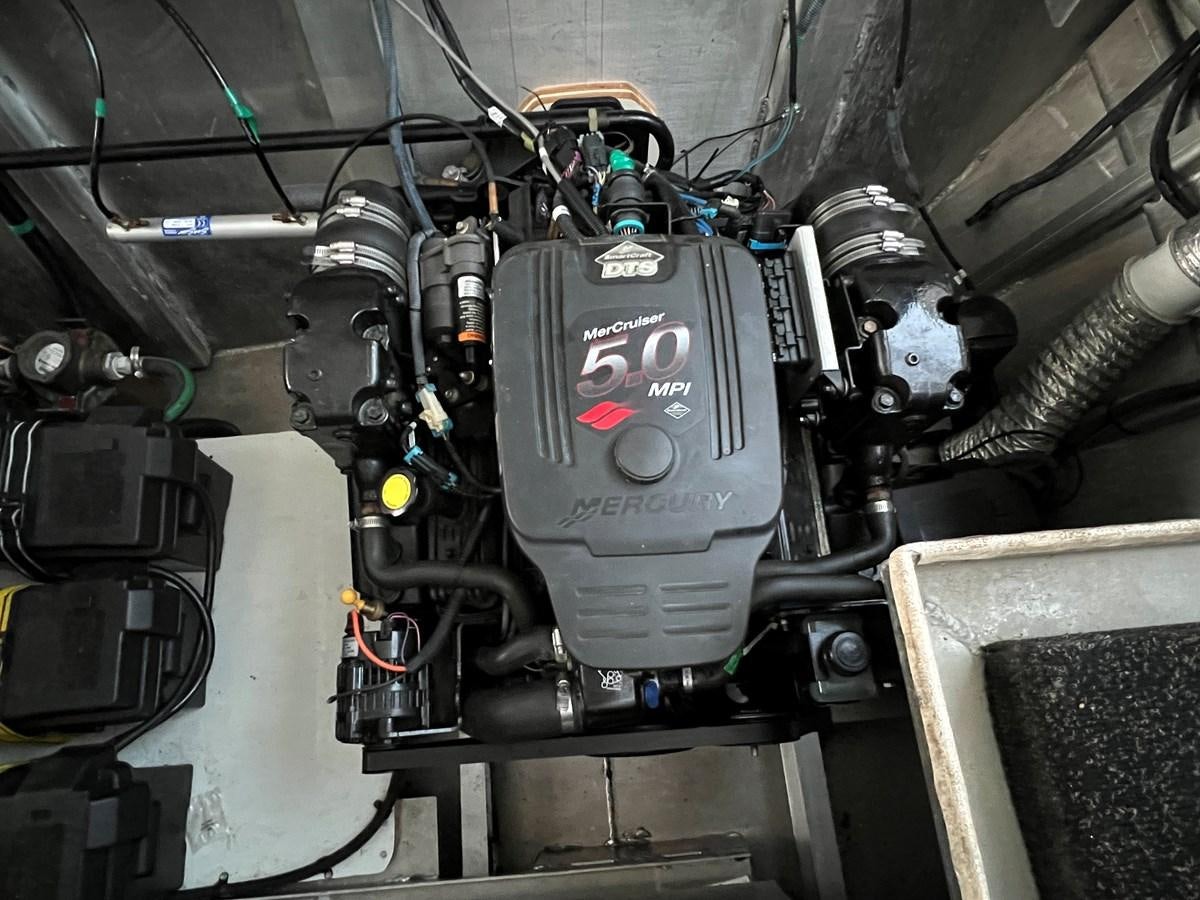 a close-up of a machine aboard 2007 STARDUST 19 X 86WB NLCG Yacht for Sale