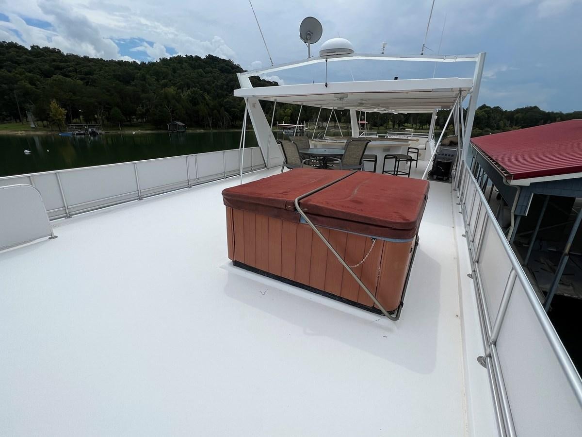 a boat on a body of water aboard 2007 STARDUST 19 X 86WB NLCG Yacht for Sale