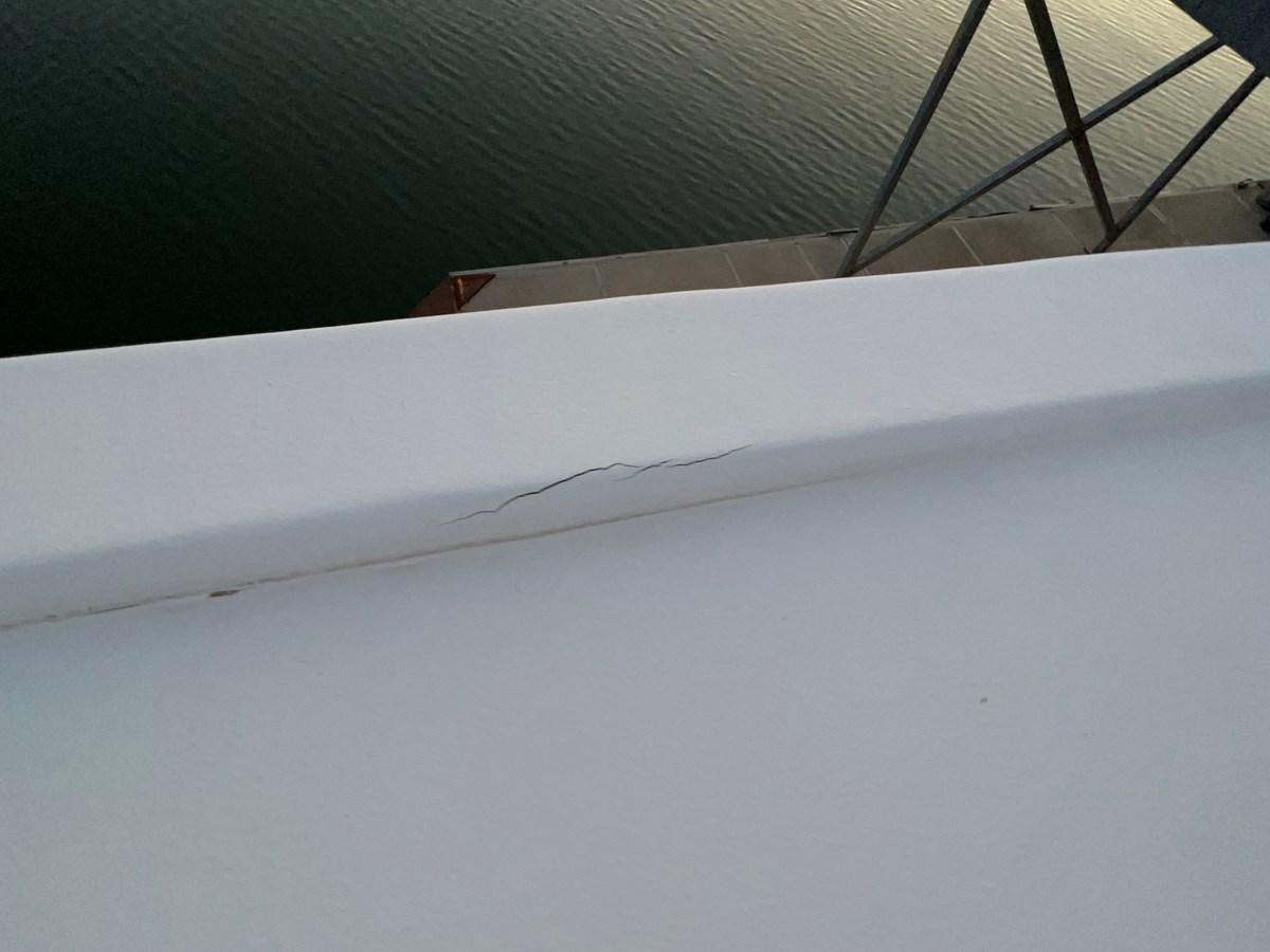 a white surface with a black frame aboard 2007 STARDUST 19 X 86WB NLCG Yacht for Sale