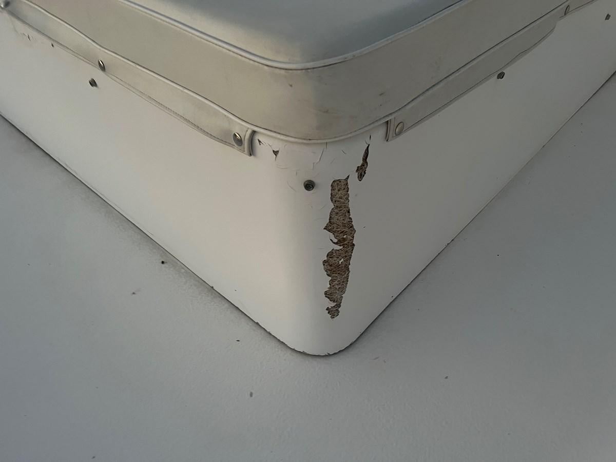 a spider on a white wall aboard 2007 STARDUST 19 X 86WB NLCG Yacht for Sale