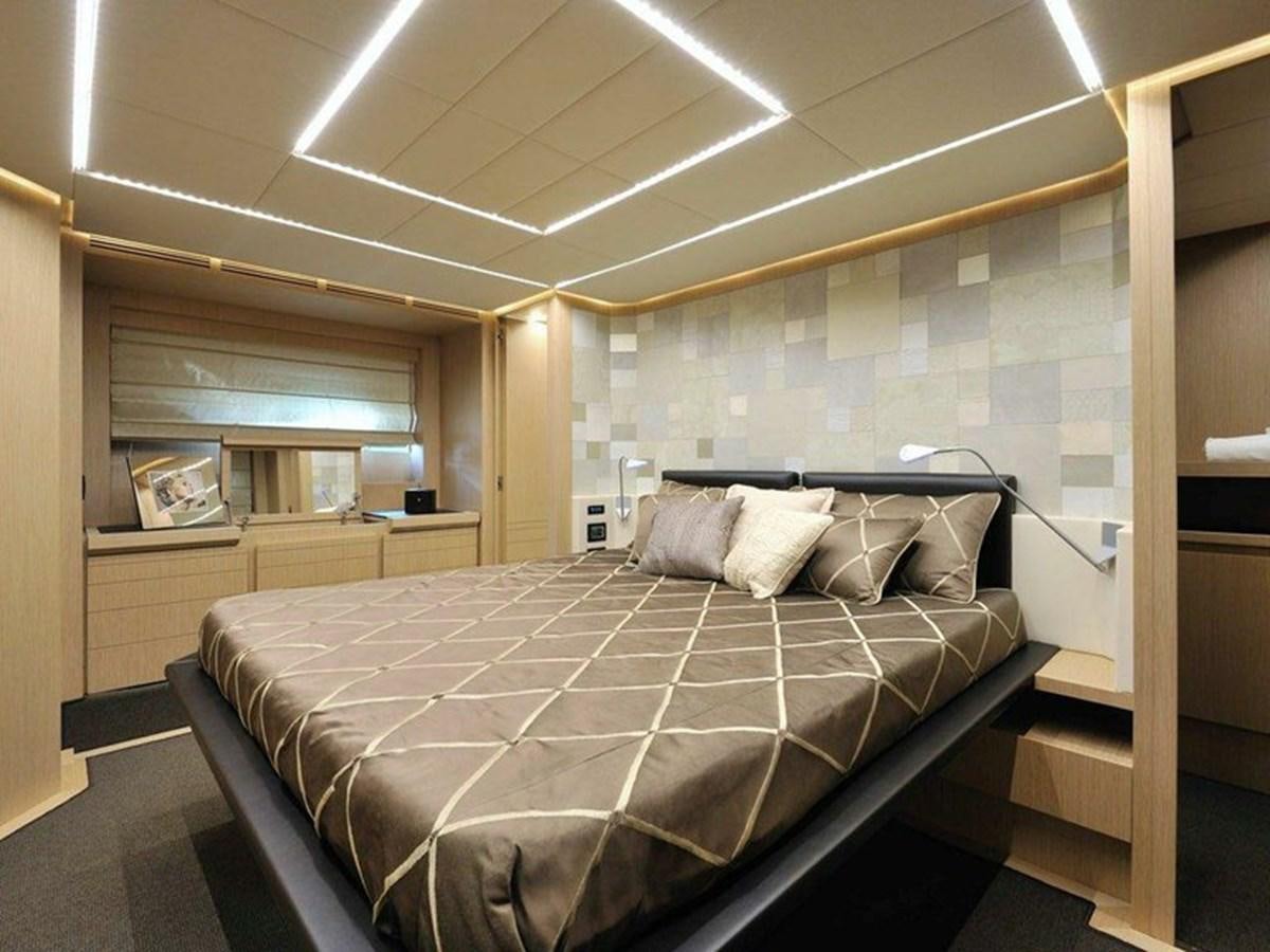 a bed in a room aboard AUSTIN PARKER - 72 FLY Yacht for Sale