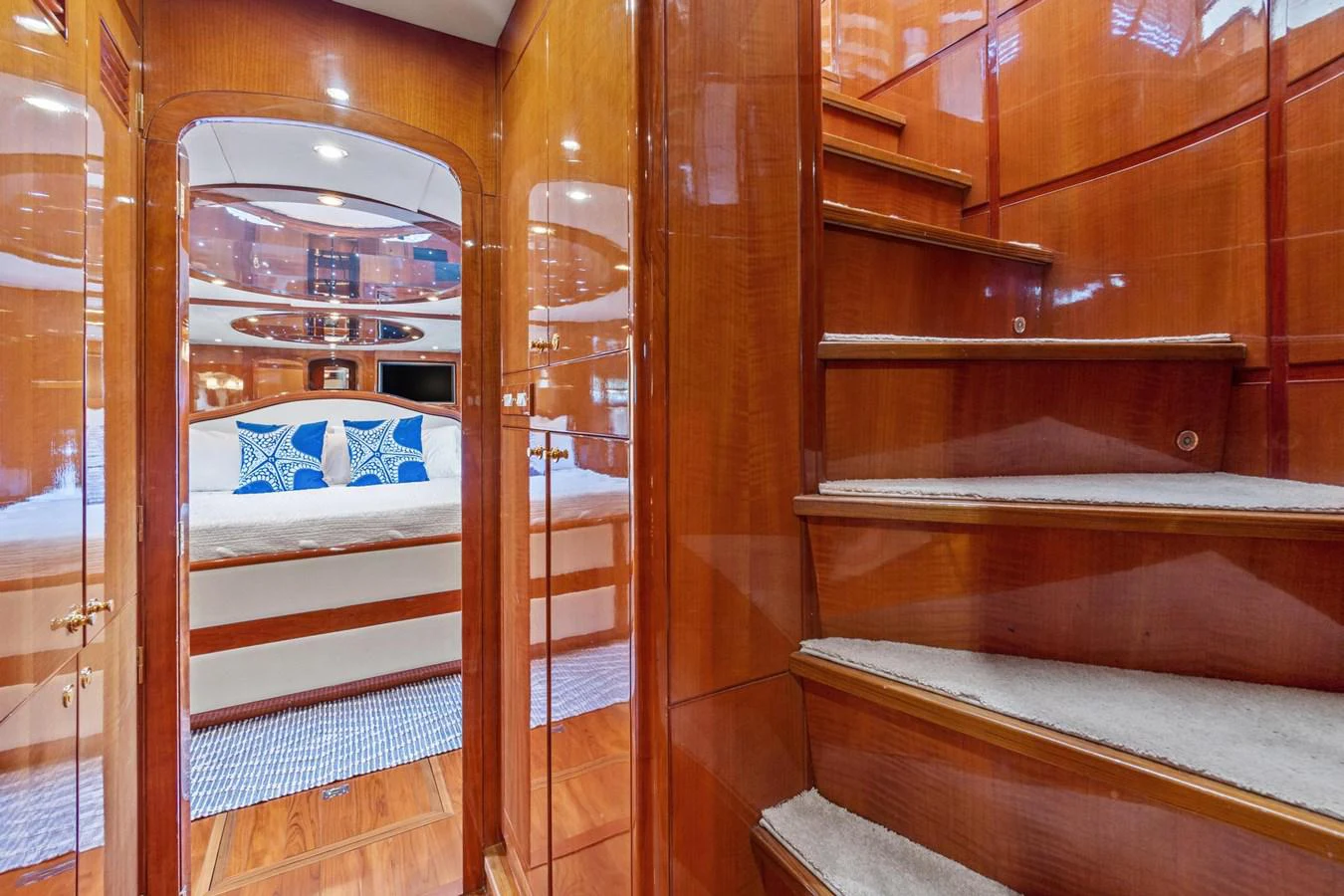 a room with bunk beds aboard JEF82110L506 Yacht for Sale
