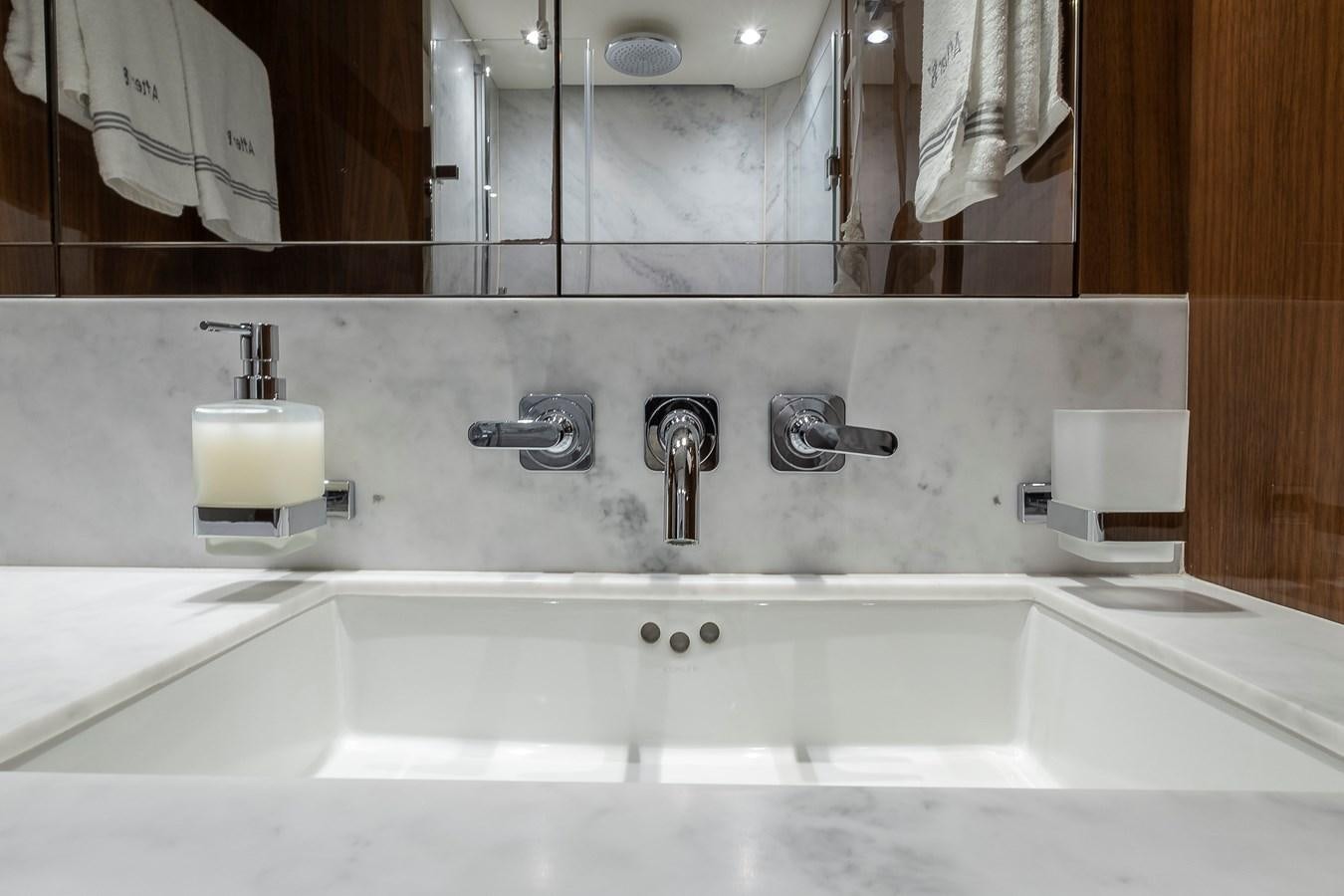 a bathtub with a sink aboard AFTER 8 II Yacht for Sale