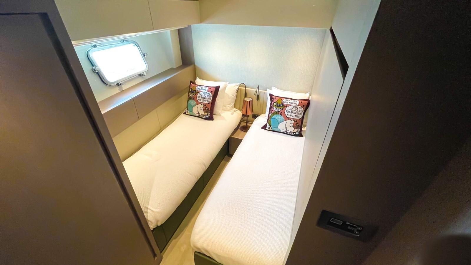 a room with a bed and a mirror aboard 2021 SANLORENZO SX88 #47 Yacht for Sale