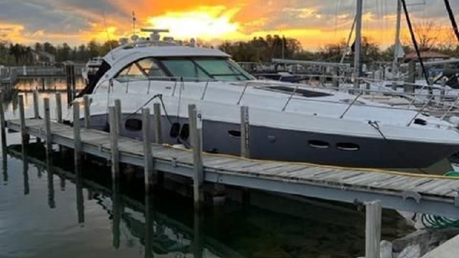 2013 SEA RAY 540 SUNDANCER Yacht for Sale in United States
