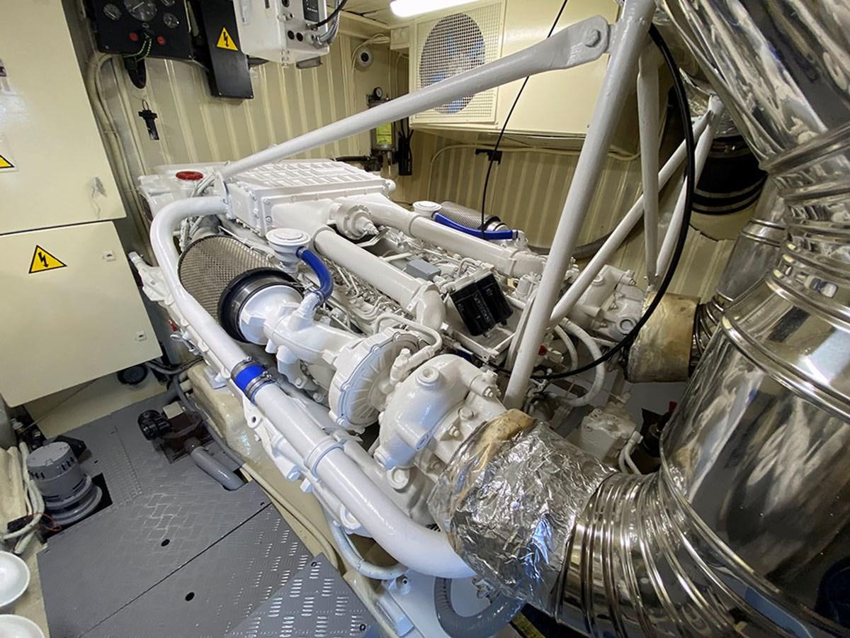 a machine with a large amount of pipes aboard SPEED 5 Yacht for Sale