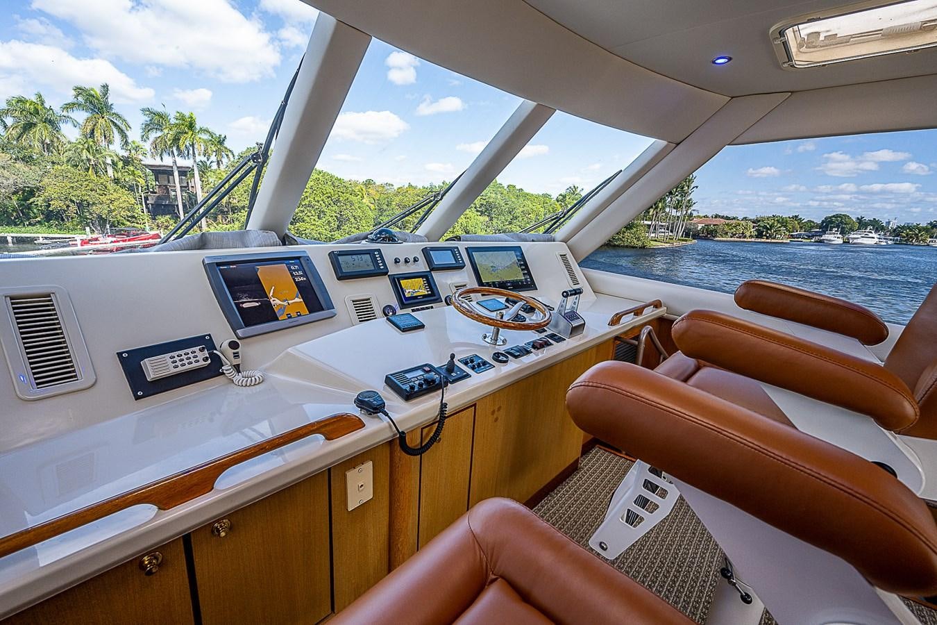 inside of a boat aboard THIS LITTLE PIGGY Yacht for Sale