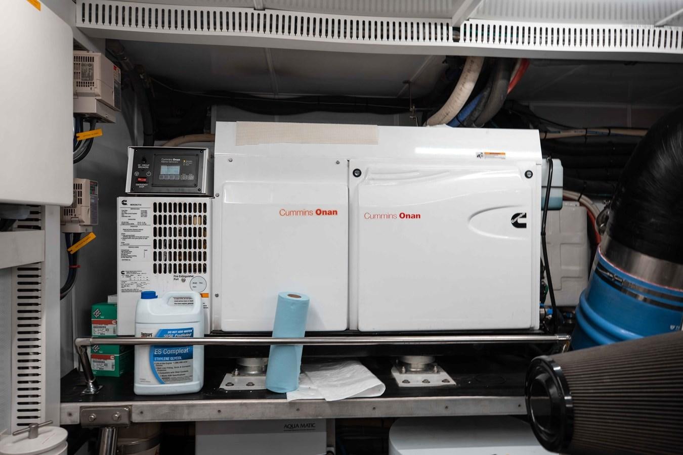 a machine with a blue tube aboard MIDNIGHT MOON Yacht for Sale