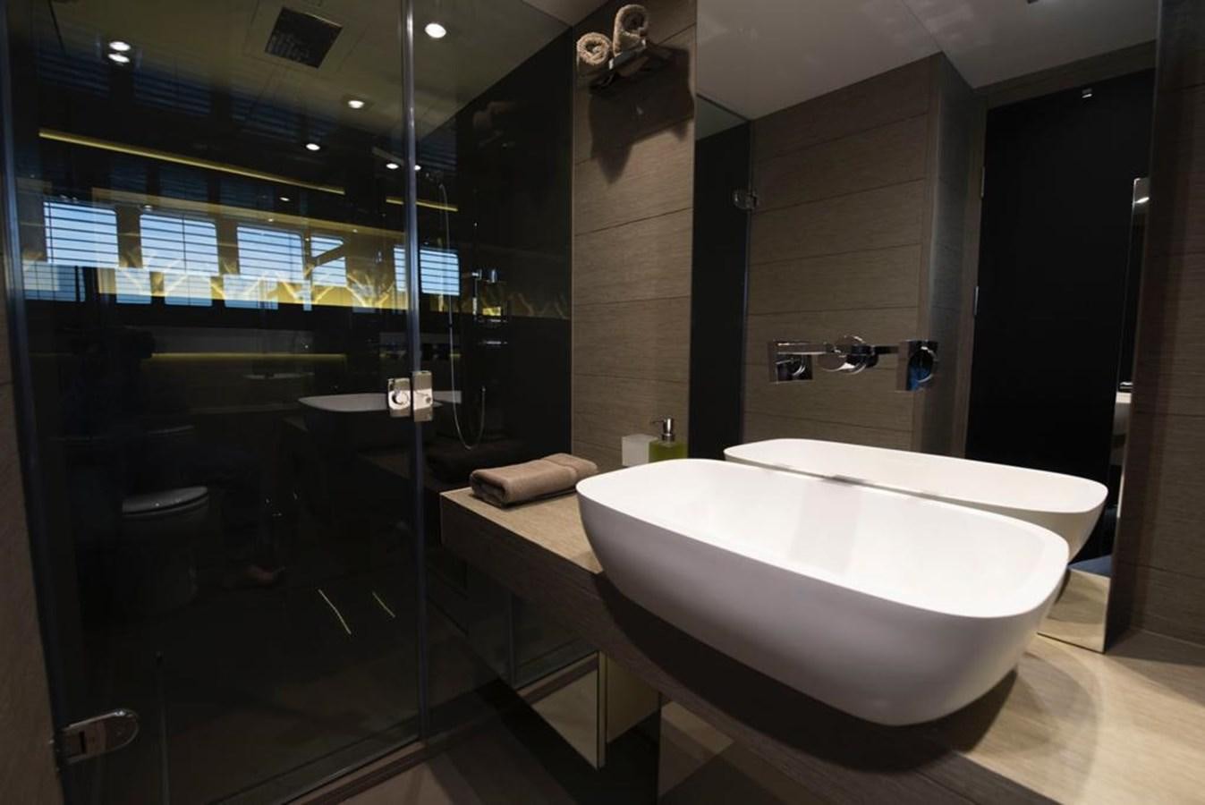 a bathroom with a large tub aboard SUMMER BREEZE Yacht for Sale