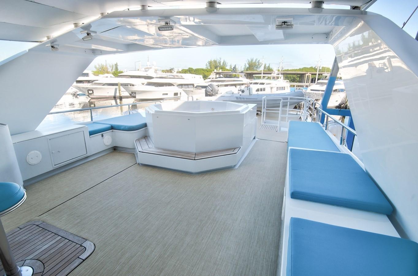 a boat on the water aboard DESLIZE Yacht for Sale