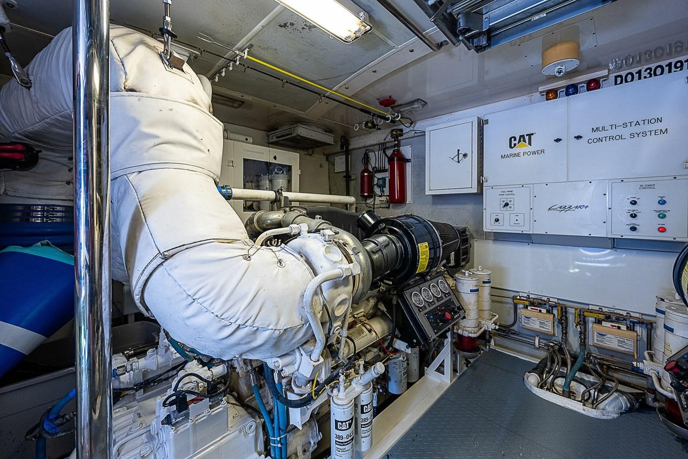 a room with a large white machine aboard FINALLY Yacht for Sale