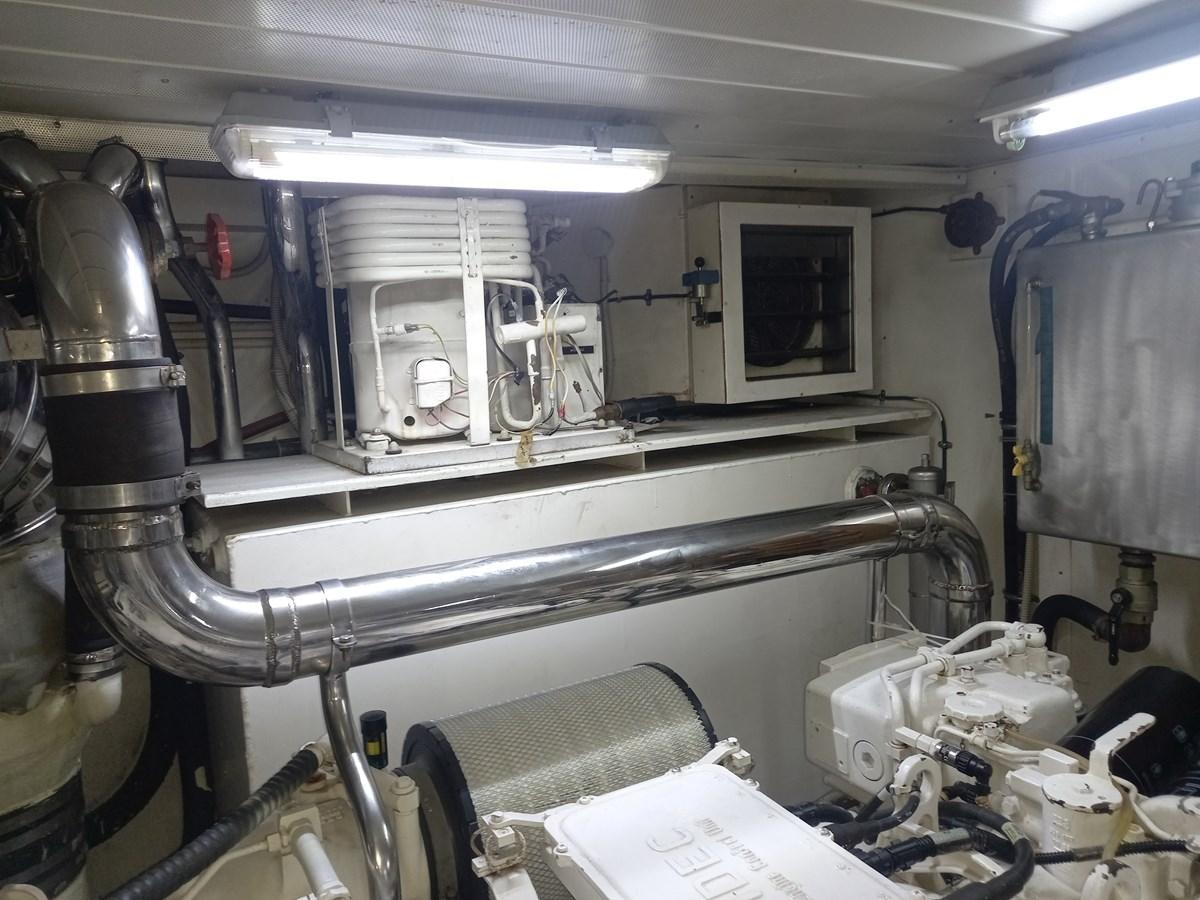 a machine in a room aboard TANGO - 2003 AZIMUT 85 ULTIMATE @ ACAPULCO Yacht for Sale