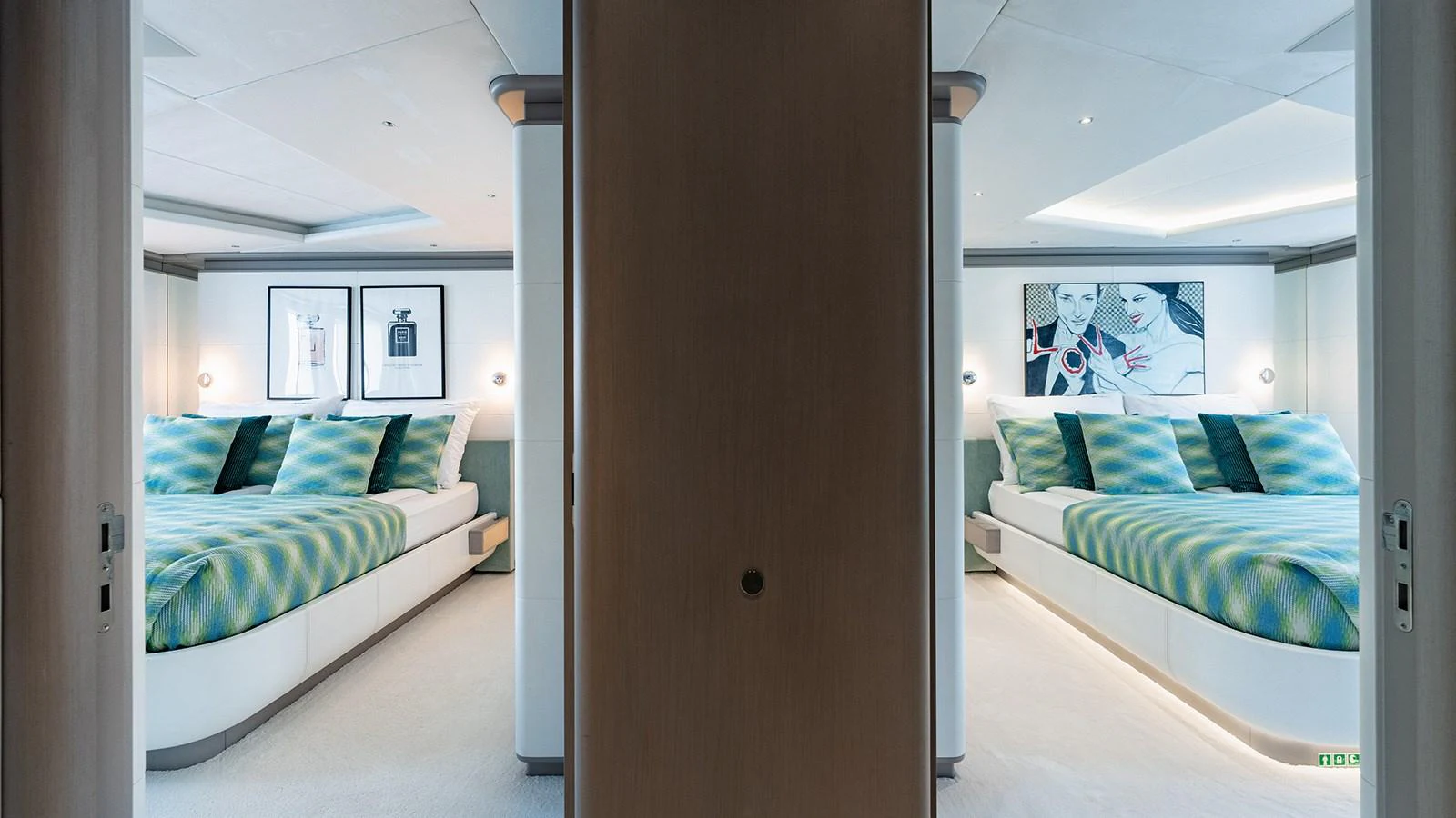 a room with a bed and a door aboard SEAGULL MRD Yacht for Sale
