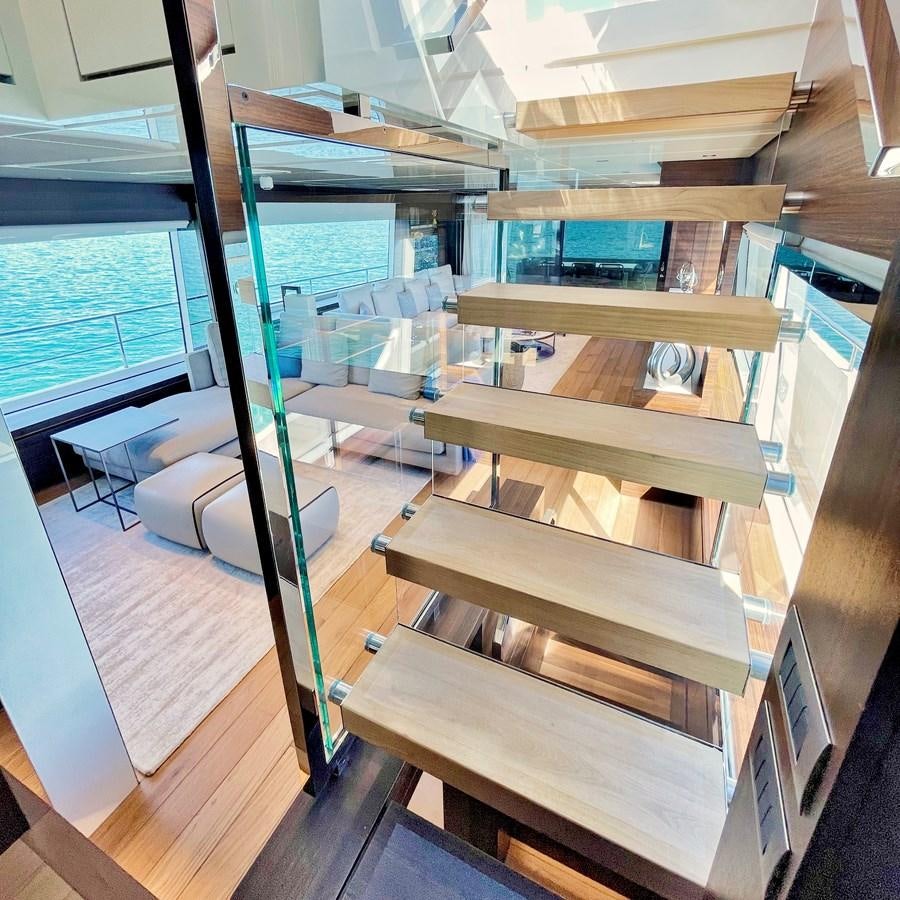 a bunk bed in a room aboard C-DAZE Yacht for Sale