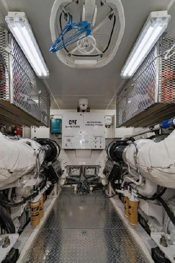 a room with several machines aboard 2007 LAZZARA 84 MOTOR Yacht for Sale