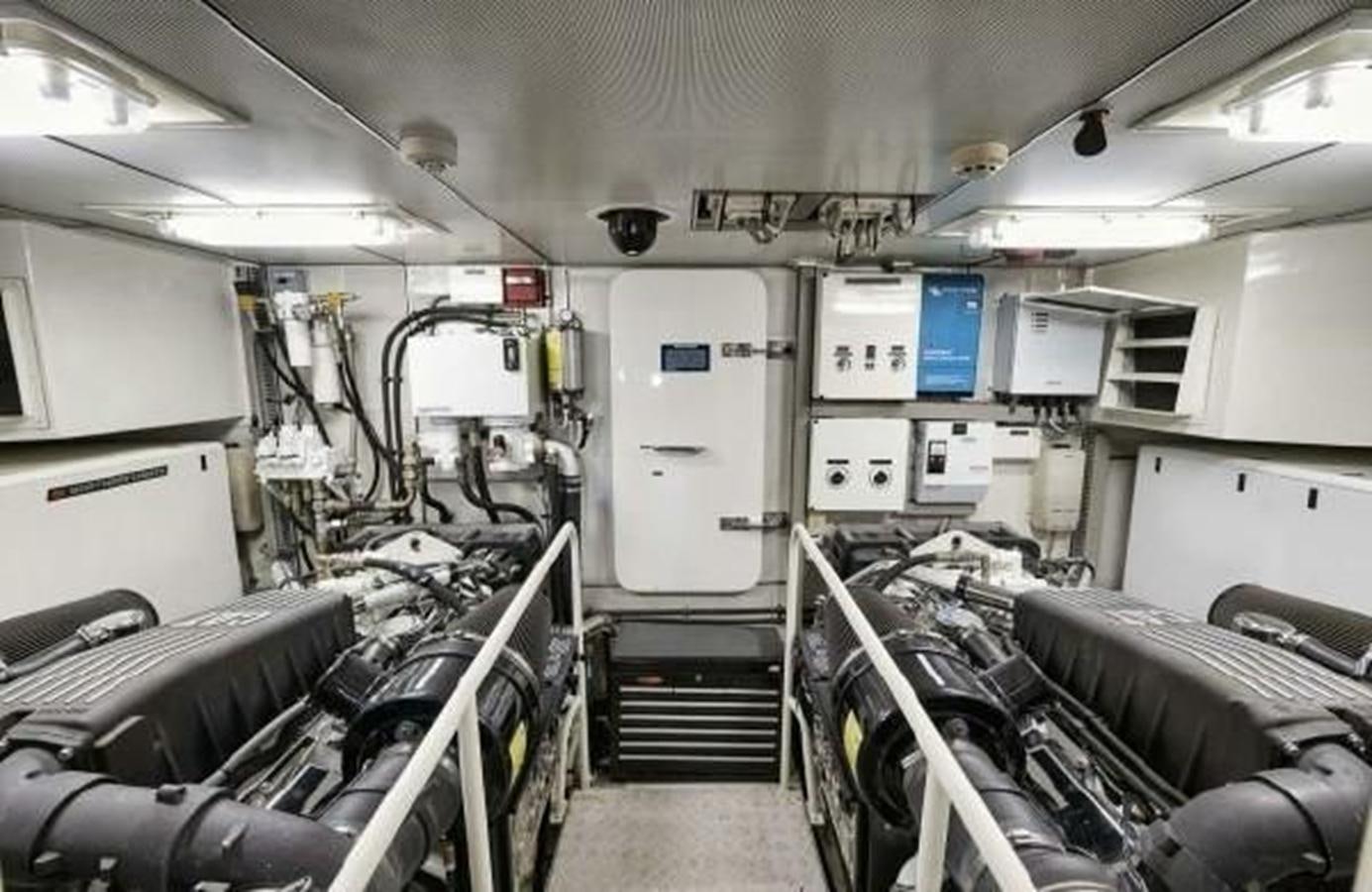 a room with machinery aboard 2006 CHEOY LEE MOTOR Yacht for Sale