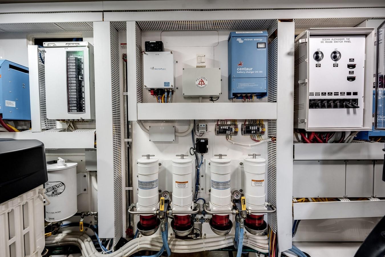 a close-up of a laboratory aboard 2018 OCEAN ALEXANDER 70E TIRESUM Yacht for Sale