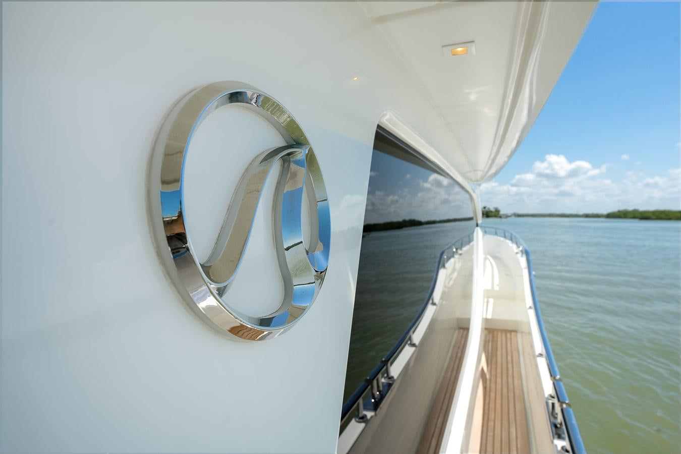 a boat on the water aboard 2018 OCEAN ALEXANDER 70E TIRESUM Yacht for Sale