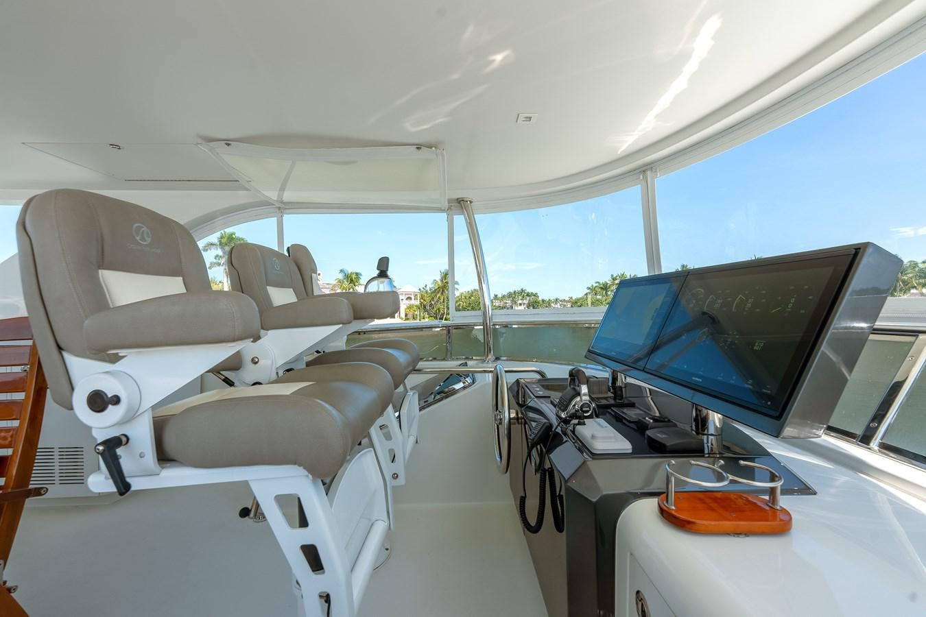 inside of a plane aboard 2018 OCEAN ALEXANDER 70E TIRESUM Yacht for Sale