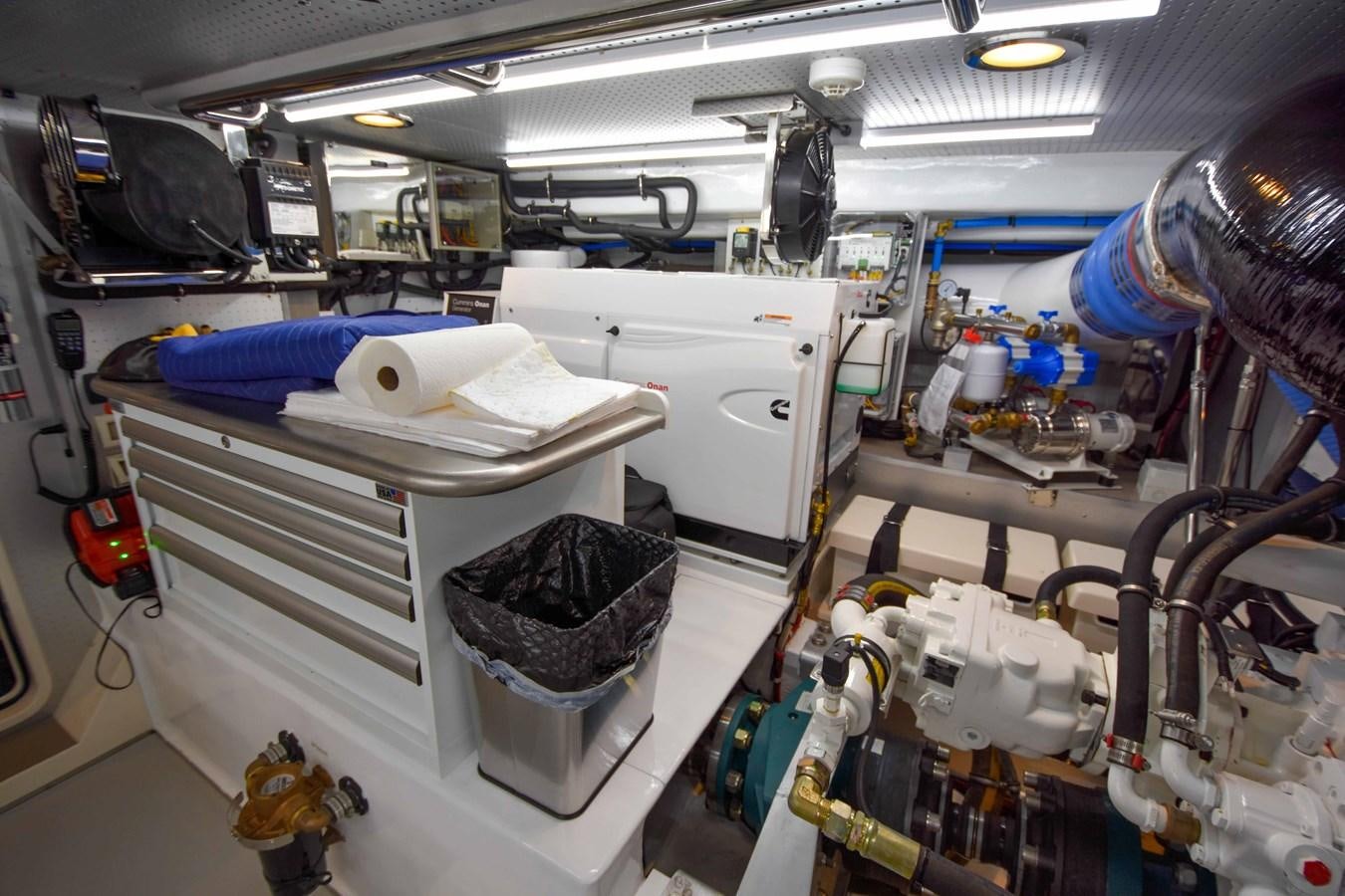 a room with medical equipment aboard FLEMING 78 - CLASSIC FLYBRIDGE Yacht for Sale