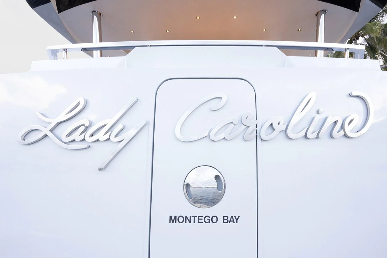 text aboard KANDO Yacht for Sale