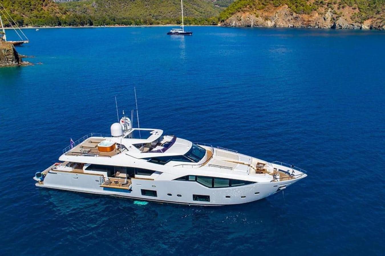 Custom line 97
Yacht for Sale