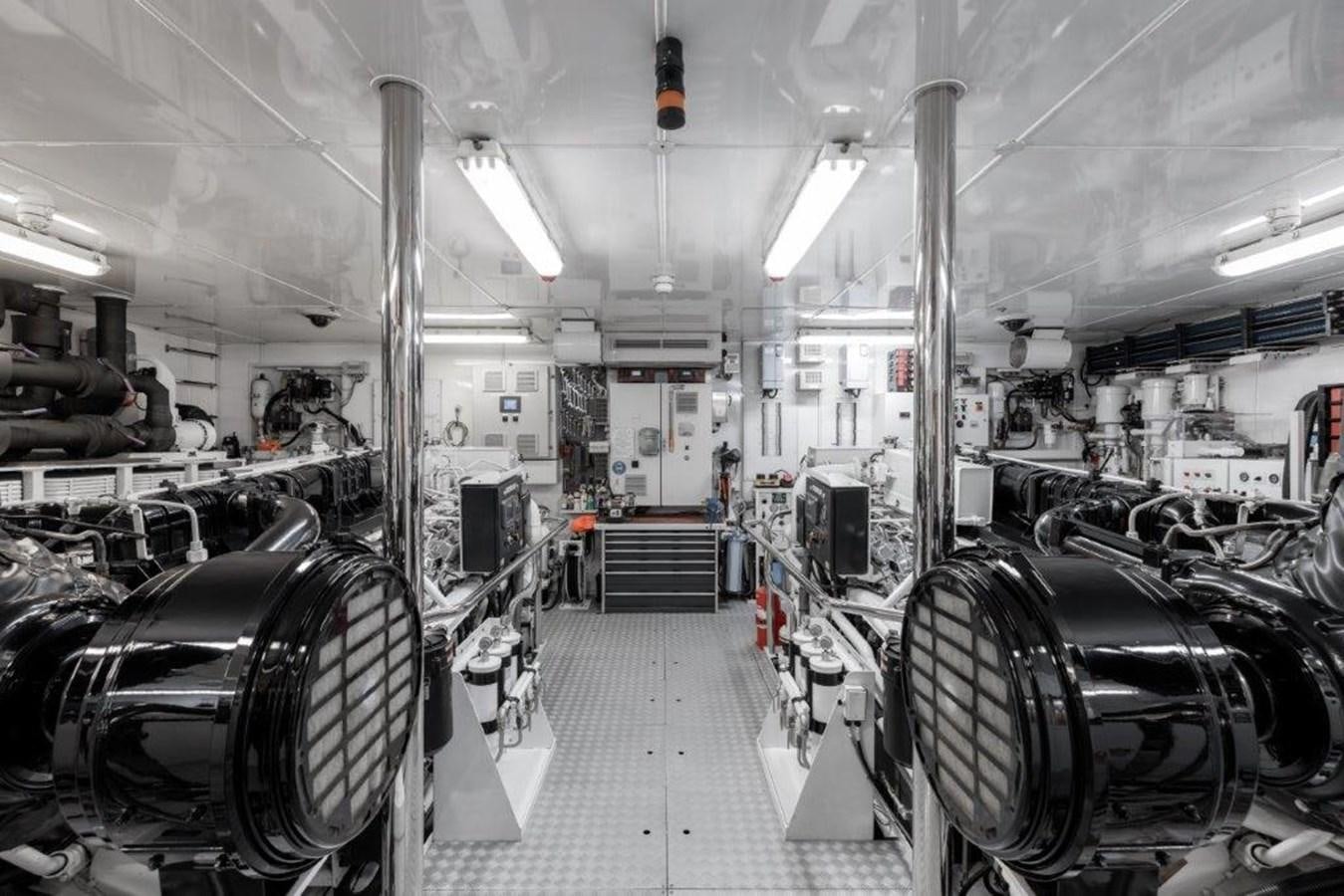 a room with machines aboard IRON BLONDE Yacht for Sale