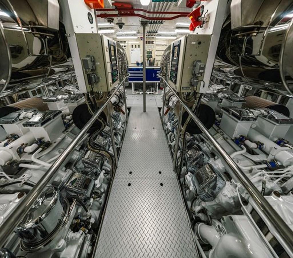 a large room with many machines aboard 2003 BAGLIETTO 38M FAST FLY Yacht for Sale