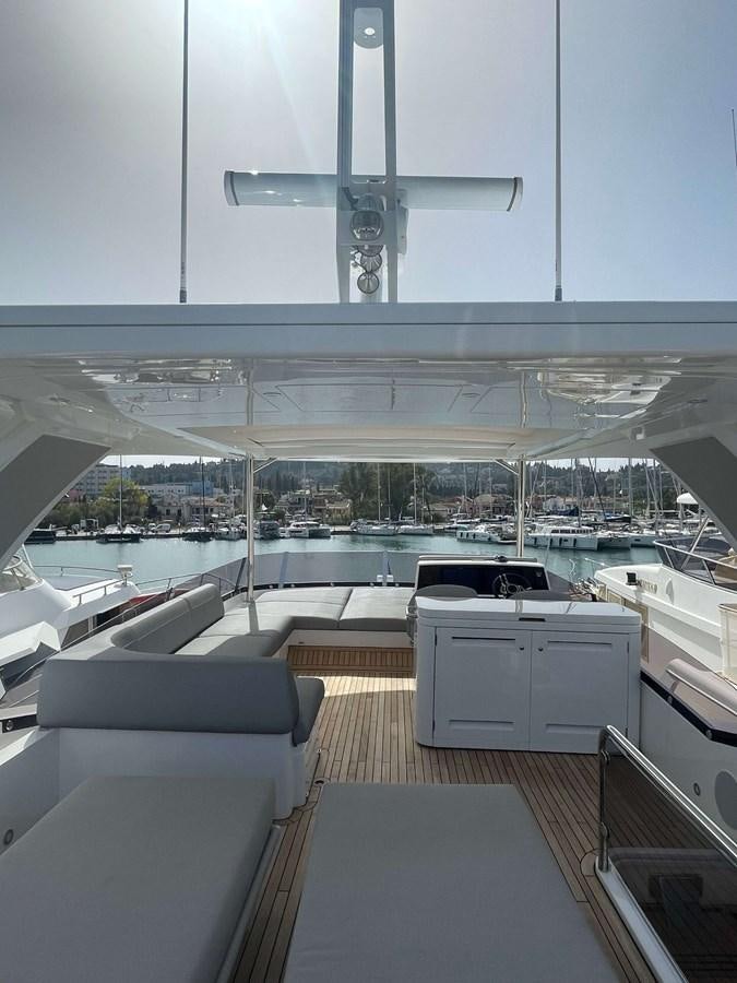 inside of a boat aboard SUNSEEKER 70' MANHATTAN Yacht for Sale