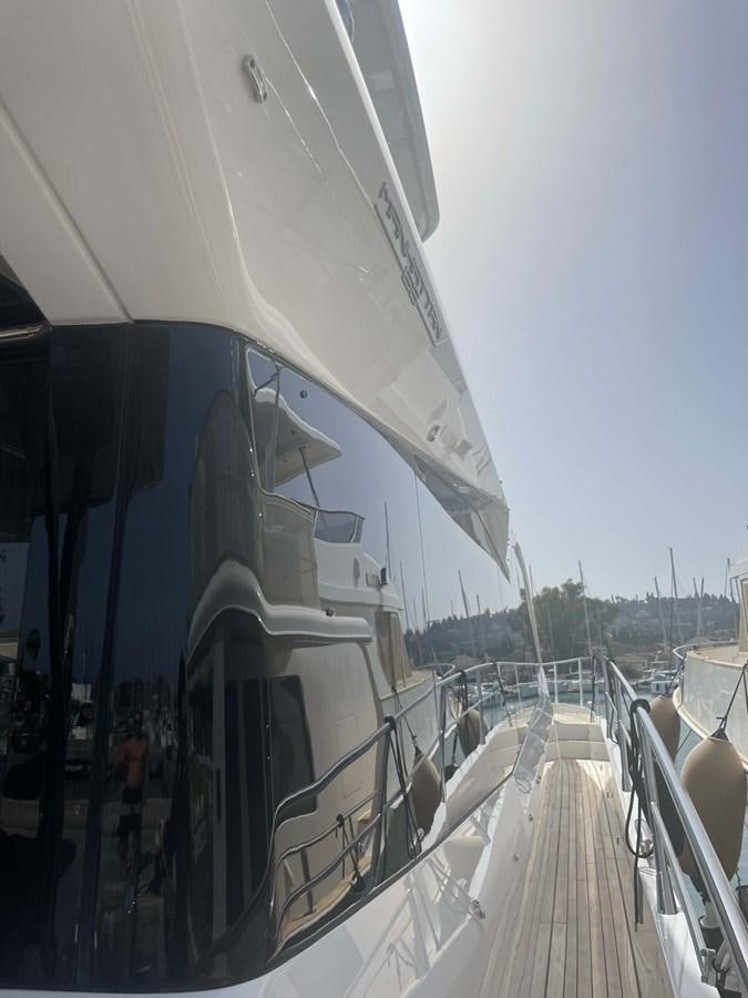 a train on the railway tracks aboard SUNSEEKER 70' MANHATTAN Yacht for Sale