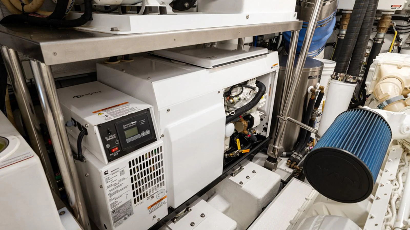 a machine with a black lid aboard 90 HORIZON Yacht for Sale