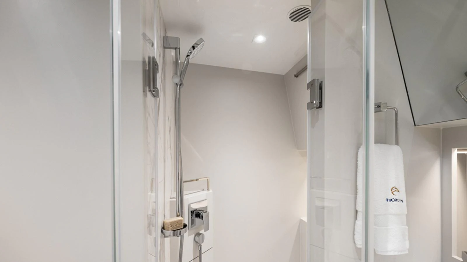 a hospital room with medical equipment aboard 90 HORIZON Yacht for Sale