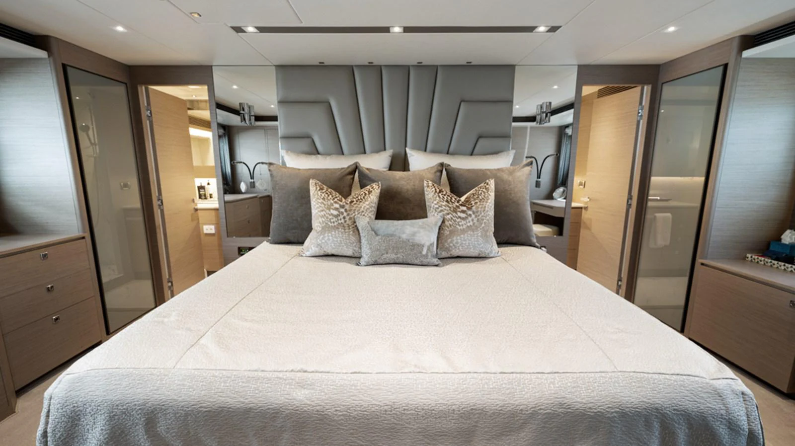 a bed in a room aboard 90 HORIZON Yacht for Sale