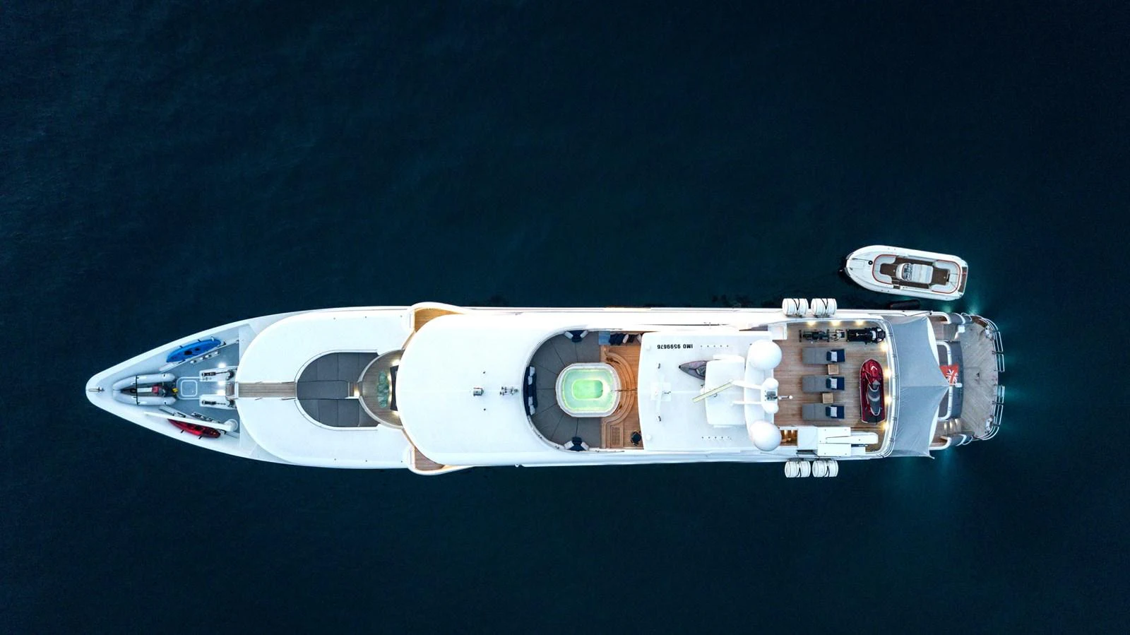 a silver and gold gun aboard CHAMPAGNE SEAS Yacht for Sale